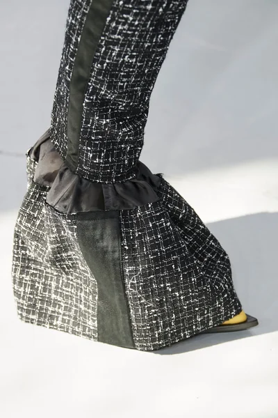 Look 60